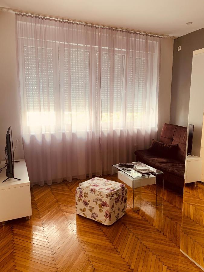 Apartment Center Nikšić Bagian luar foto
